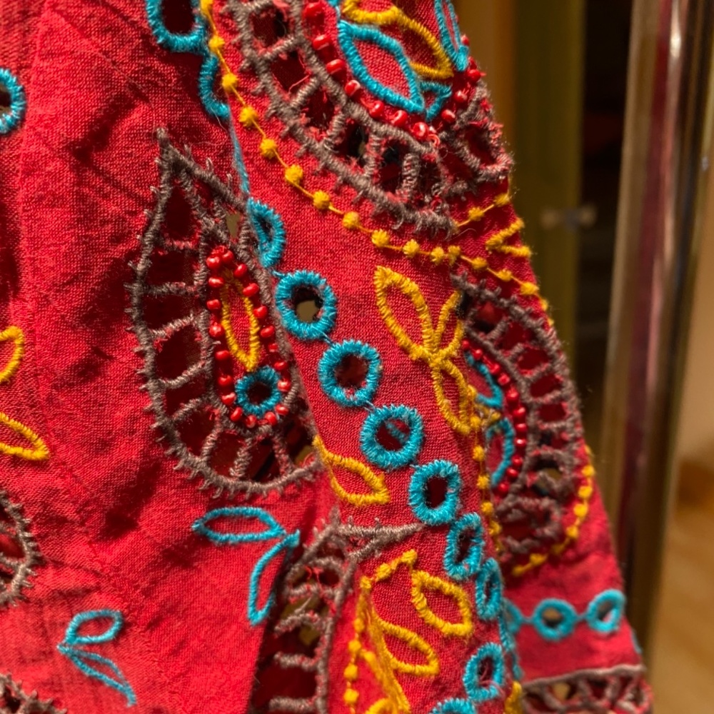 Red cotton crop top with bead work - Picture 11 of 13